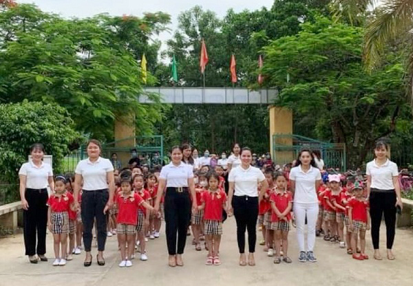 Sơn Dương: Gần 150 em học sinh Trường Mầm non Phúc Ứng làm quen với môi trường học trong trường tiểu học